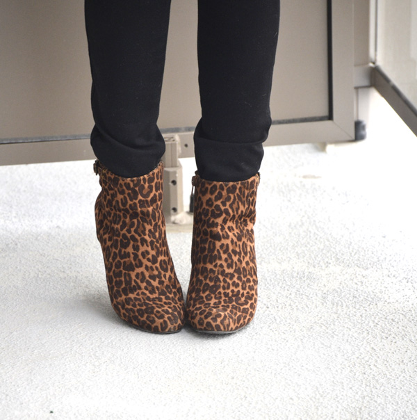 canada-goose-red-hat-leopard-boots2