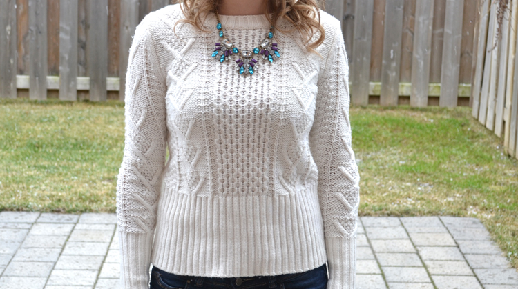 gap-canada-knit-white-sweater