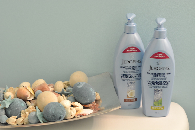 Getting Ready Faster in the Morning with Jergens® Moisturizer for Wet Skin