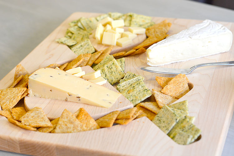 cheese and crackers board